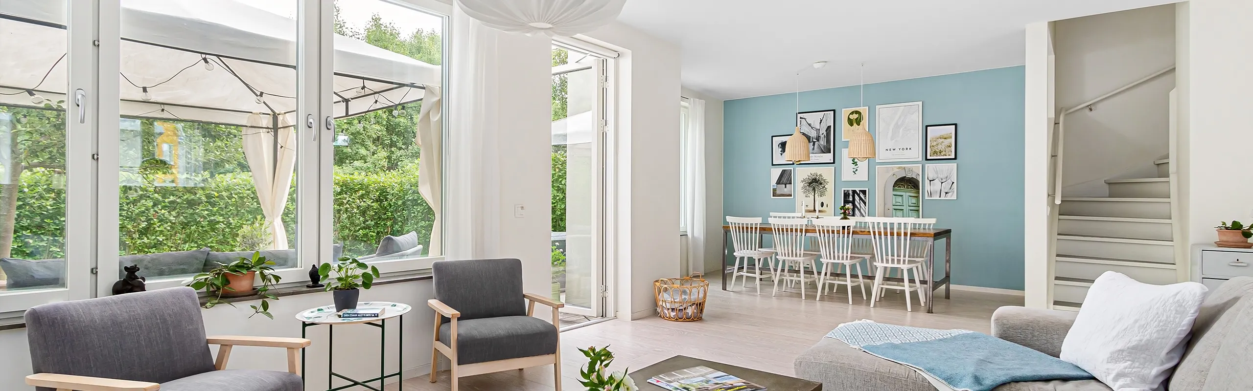 ferestre pvc si termopan albe Aplast in casa moderna